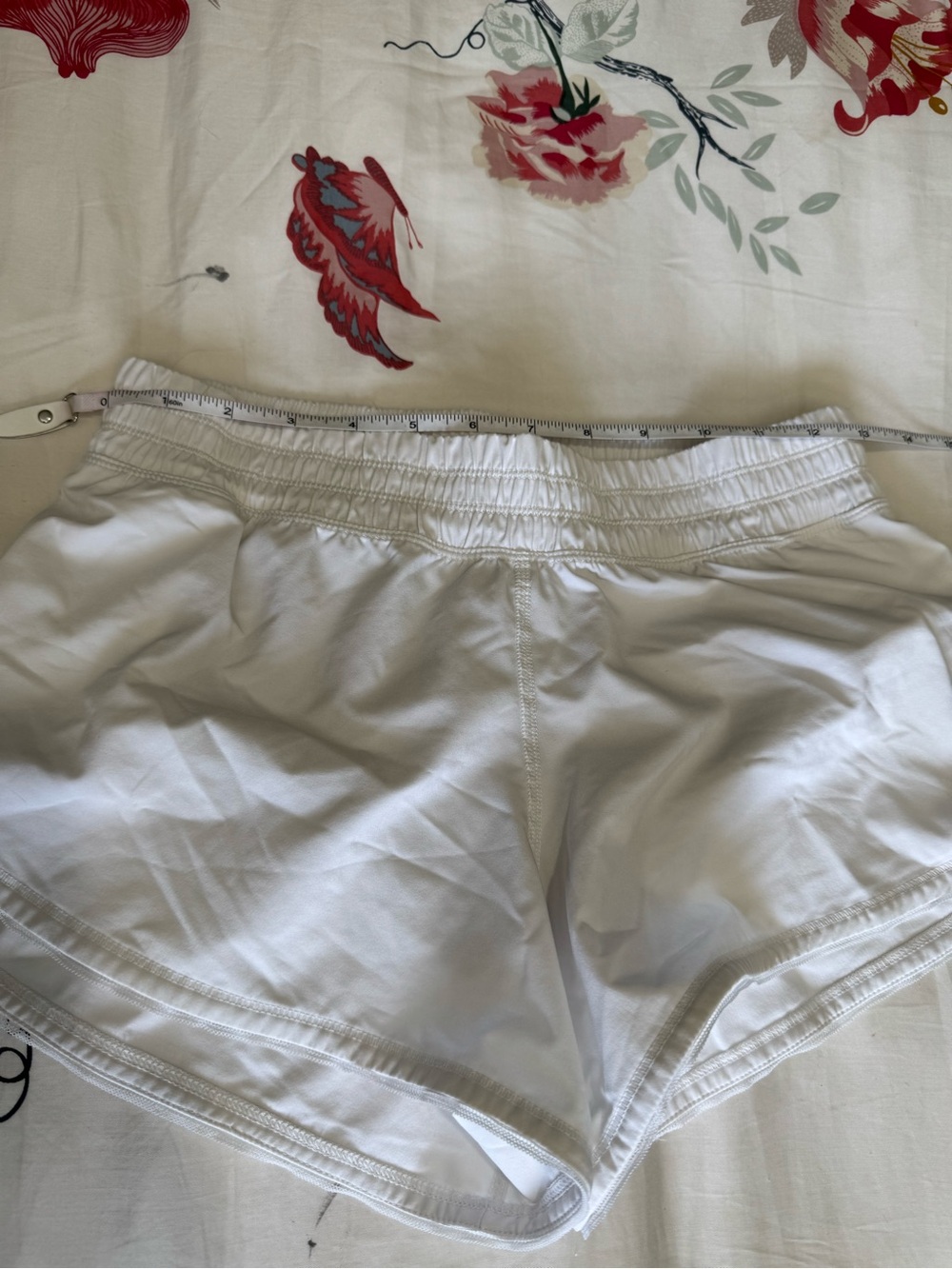 Lululemon Seek The Heat Shorts White Athletic Shorts Size 4 - Picture 6 of 8